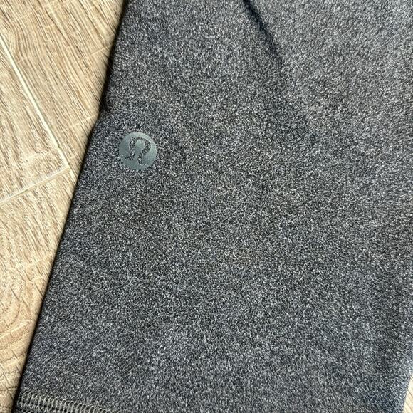 LULULEMON Gray Crop Leggings Zipper Pouch Side Pockets Women’s - Picture 7 of 11